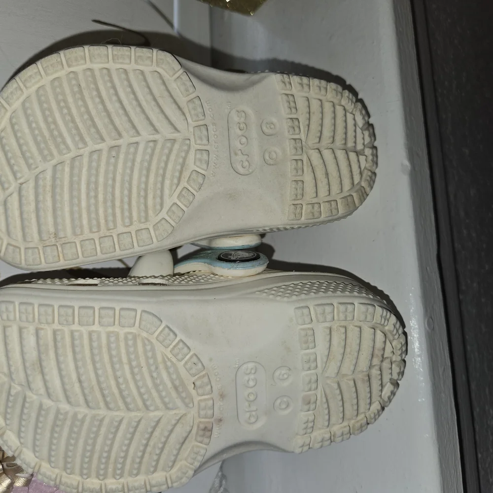 Unicorn Rainbow And Cream Toddler CROCS SIZE 6 - Picture 4 of 6